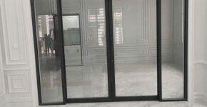 Interior glass wall and aluminum frame by Glass Aluminum Dubai in a commercial building.