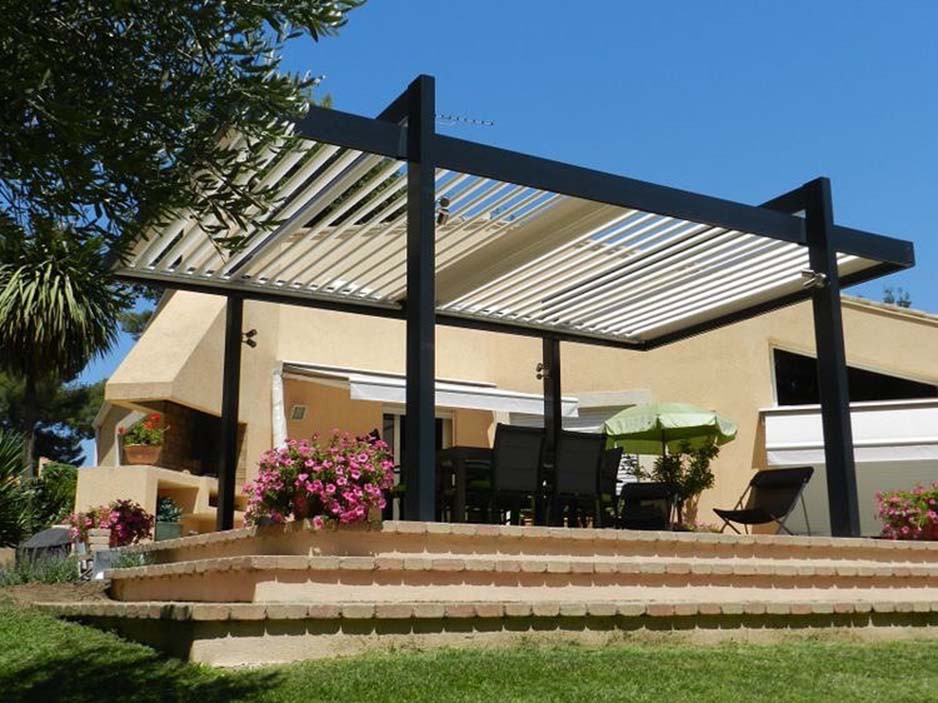 Damaged pergola glass being replaced during Aluminum Pergola Glass Repair in Dubai service