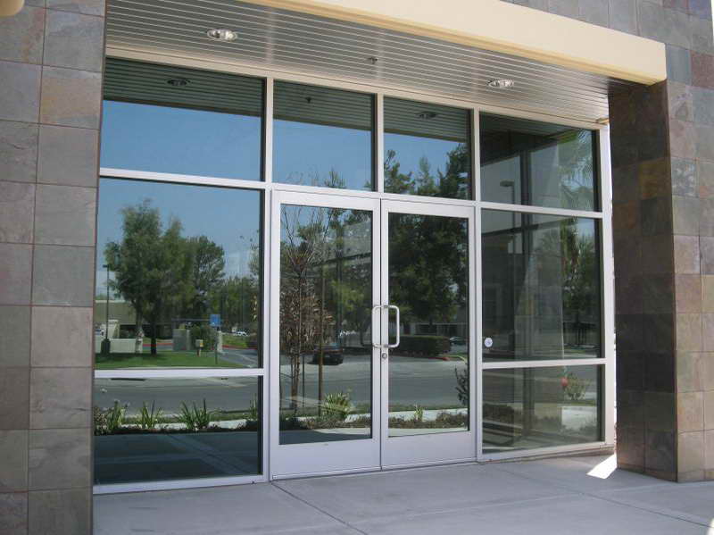 Aluminium door maintenance in Dubai with professional inspection