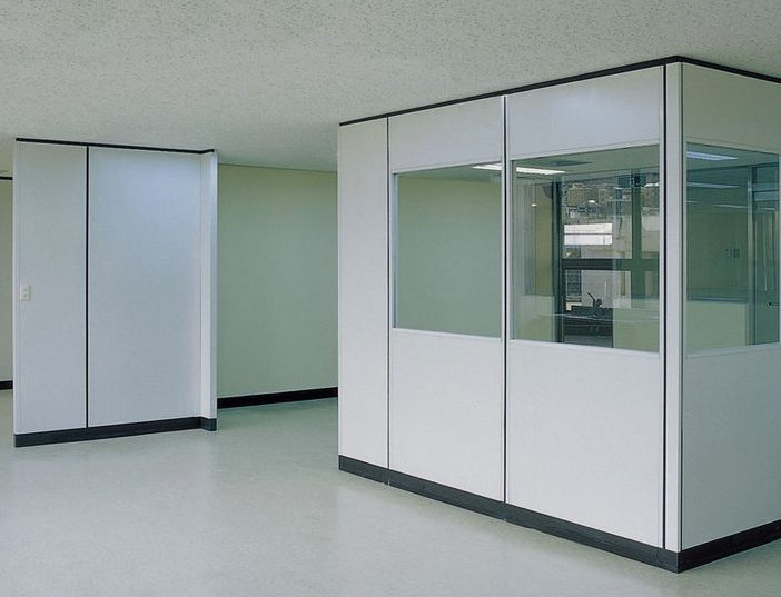 Residential and commercial glass installation services in Dubai